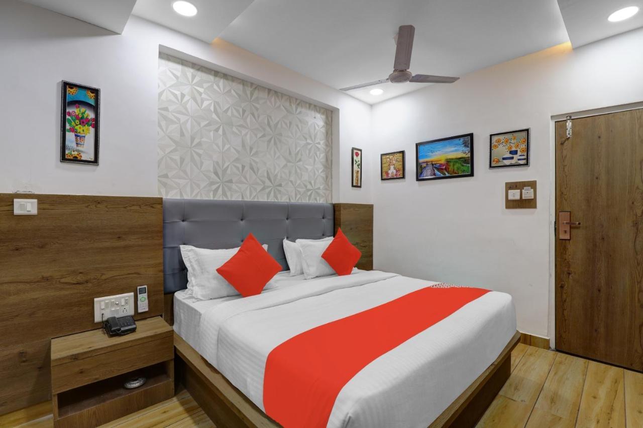 Hotel O R S Palace Amhedabad Dış mekan fotoğraf